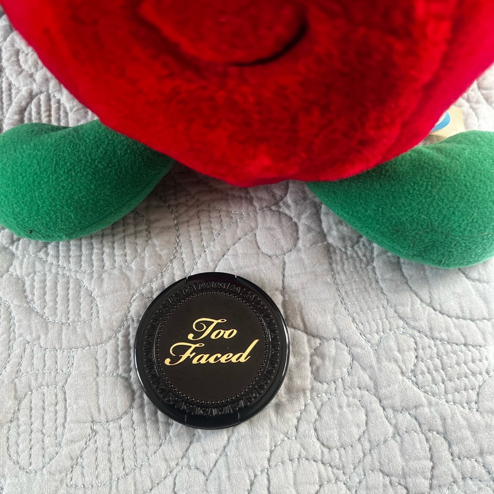 Too faced - Picture 2 of 4